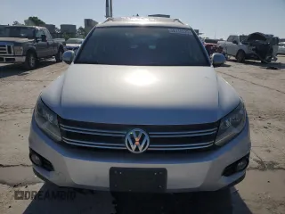 2015 Volkswagen Tiguan S z VIN WVGAV7AX6FW568958, wystawiony jako Copart lot #56716525 z przebiegiem 100 839 mil mil oraz Szkoda całkowita • Salvage title. Historia ofert i sprzedaży dostępna na DreamBid. Obrazek 5.