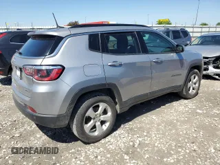 2018 Jeep Compass Latitude z VIN 3C4NJDBB6JT392821, wystawiony jako Copart lot #57628865 z przebiegiem 217 327 mil mil oraz Szkoda całkowita • Salvage title. Historia ofert i sprzedaży dostępna na DreamBid. Obrazek 3.