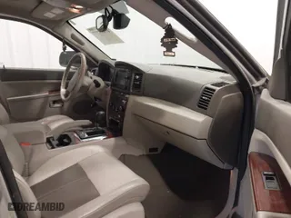 2005 Jeep Grand Cherokee Limited with VIN 1J8HR58235C645218, listed as a IAAI auction lot 41408277 with NaN miles. Bid and sale history available at carsss.com. Image 5.
