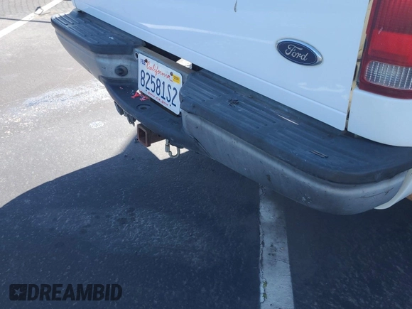 2001 Ford F-250 XL with VIN 1FTNX20L41EC24738, listed as a IAAI auction lot 42774162 with 132,911 mi miles and . Bid and sale history available at DreamBid. Image 4.