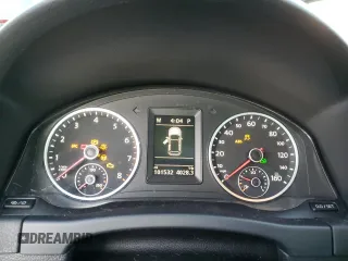 2013 Volkswagen Tiguan S с VIN WVGBV3AX2DW577716, выставлен на аукционе Copart как лот 85504974 с пробегом 101 532 миль миль и Списание • Salvage title. История ставок и продаж доступна на DreamBid. Изображение 9.
