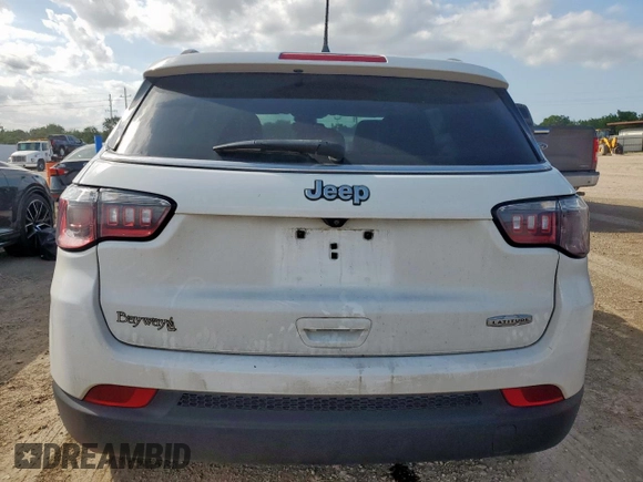 2022 Jeep Compass Latitude z VIN 3C4NJCBB0NT137906, wystawiony jako Copart lot #60041805 z przebiegiem 61 177 mil mil oraz Szkoda całkowita • Salvage title. Historia ofert i sprzedaży dostępna na DreamBid. Obrazek 6.