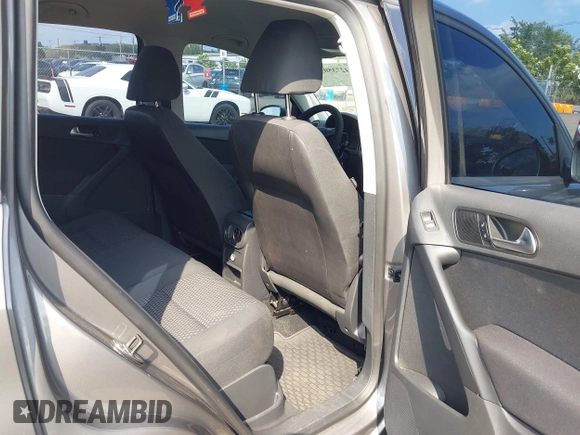 2010 Volkswagen Tiguan S with VIN WVGBV7AX8AW526711, listed as a IAAI auction lot 42735039 with 149,436 mi miles and . Bid and sale history available at DreamBid. Image 8.