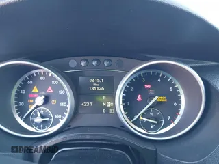 2011 Mercedes-Benz R R 350 with VIN 4JGCB6FE9BA113693, listed as a IAAI auction lot 41255621 with 136,126 mi miles. Bid and sale history available at carsss.com. Image 7.