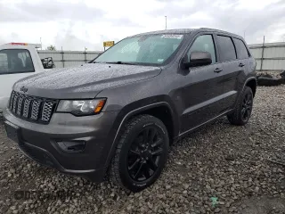 2017 Jeep Grand Cherokee Altitude z VIN 1C4RJFAG3HC910822, wystawiony jako Copart lot #54484045 z przebiegiem 90 045 mil mil oraz Szkoda całkowita • Salvage title. Historia ofert i sprzedaży dostępna na DreamBid. Obrazek 1.