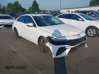 2025 Hyundai Elantra Limited z VIN KMHLP4DG5SU891076, wystawiony jako IAAI lot #42488943 z przebiegiem 9 299 mil mil oraz . Historia ofert i sprzedaży dostępna na DreamBid. Obrazek 1.
