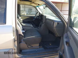 2004 Chevrolet Avalanche Z66 with VIN 3GNEC12T04G137281, listed as a IAAI auction lot 41813541 with 221,555 mi miles and . Bid and sale history available at DreamBid. Image 5.