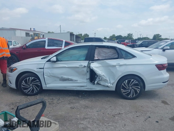 2020 Volkswagen Jetta SEL with VIN 3VWE57BU5LM101498, listed as a IAAI auction lot 42298171 with 28,597 mi miles and . Bid and sale history available at DreamBid. Image 14.