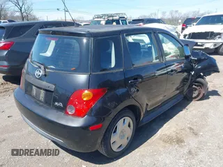 2005 Scion xA z VIN JTKKT624750107422, wystawiony jako IAAI lot #41857139 z przebiegiem 132 746 mil mil oraz . Historia ofert i sprzedaży dostępna na DreamBid. Obrazek 4.