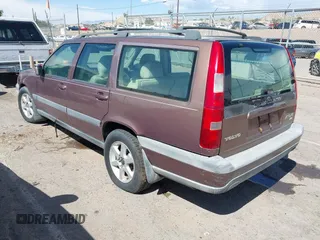 1998 Volvo V70 XC Cross Country с VIN YV1LZ5648W2511117, выставлен на аукционе IAAI как лот 42391801 с пробегом 111 401 миль миль и . История ставок и продаж доступна на DreamBid. Изображение 3.