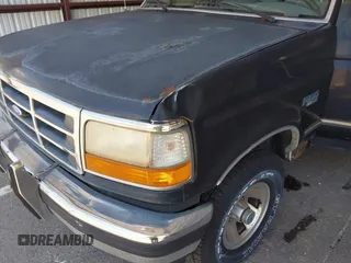 1995 Ford F-150 z VIN 1FTEF14HXSNA28985, wystawiony jako IAAI lot #42630297 z przebiegiem Nie podano mil oraz . Historia ofert i sprzedaży dostępna na DreamBid. Obrazek 6.