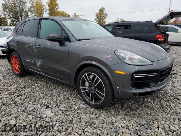 2023 Porsche Cayenne Turbo z VIN WP1AF2AY8PDA20565, wystawiony jako Copart lot #72817943 z przebiegiem 1 694 mil mil oraz . Historia ofert i sprzedaży dostępna na DreamBid. Obrazek 4.