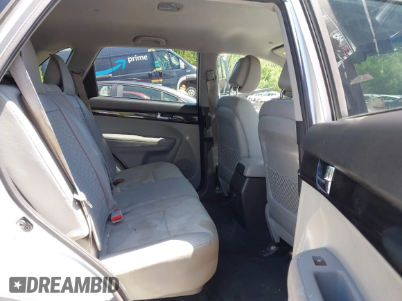 2011 Kia Sorento LX with VIN 5XYKTCA18BG029011, listed as a IAAI auction lot 42101307 with 158,762 mi miles. Bid and sale history available at carsss.com. Image 8.