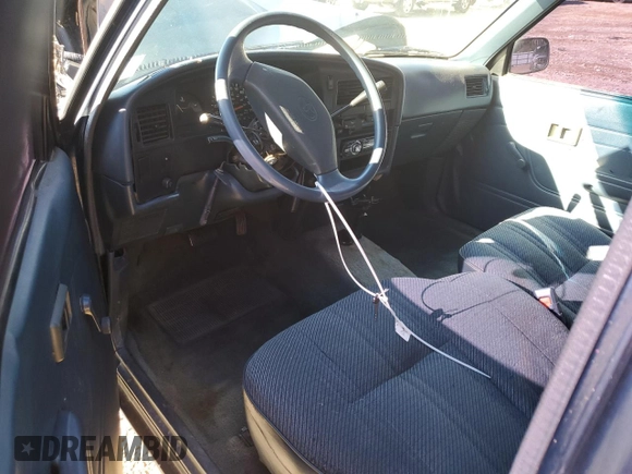 1992 Toyota Pickup DLX z VIN JT4RN93P6N5066035, wystawiony jako Copart lot #86102924 z przebiegiem 165 311 mil mil oraz Szkoda całkowita • Salvage title. Historia ofert i sprzedaży dostępna na DreamBid. Obrazek 8.