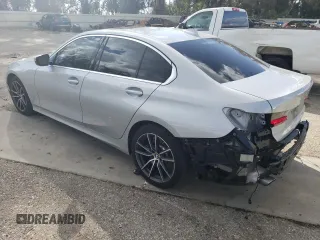 2020 BMW 3 Series 330i z VIN WBA5R1C0XLFH40900, wystawiony jako Copart lot #47571905 z przebiegiem 54 888 mil mil oraz Szkoda całkowita • Salvage title. Historia ofert i sprzedaży dostępna na DreamBid. Obrazek 2.