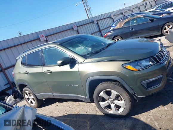 2018 Jeep Compass Altitude with VIN 3C4NJDBBXJT290891, listed as a IAAI auction lot 41741412 with 182,716 mi miles and . Bid and sale history available at carsss.com. Image 12.