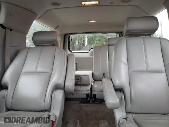 2007 Chevrolet Suburban LTZ with VIN 3GNFC16057G109940, listed as a Copart auction lot 49173865 with 205,133 mi miles and Salvage title. Bid and sale history available at DreamBid. Image 10.