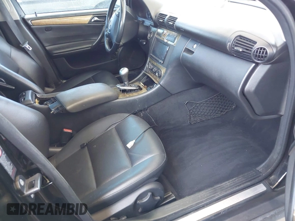 2007 Mercedes-Benz C 230 Sport z VIN WDBRF52H57F933629, wystawiony jako IAAI lot #42537760 z przebiegiem 153 487 mil mil oraz . Historia ofert i sprzedaży dostępna na DreamBid. Obrazek 5.