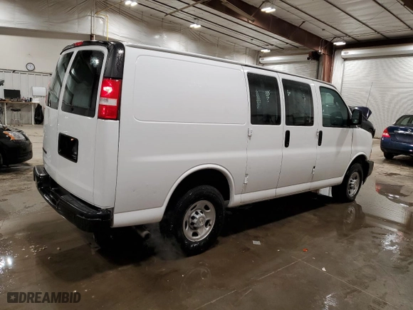 2022 Chevrolet Express Cargo Van with VIN 1GCWGAFP3N1263830, listed as a Copart auction lot 89317355 with 135,001 mi miles and Clean Title. Bid and sale history available at carsss.com. Image 3.