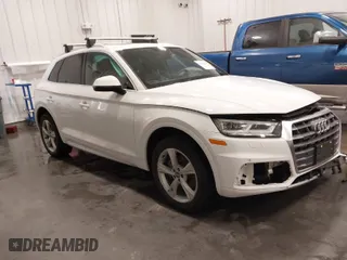 2020 Audi Q5 Premium Plus with VIN WA1BNAFYXL2055300, listed as a IAAI auction lot 41647004 with 66,473 mi miles. Bid and sale history available at carsss.com. Image 1.