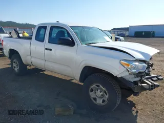 2017 Toyota Tacoma SR z VIN 5TFRX5GN3HX091527, wystawiony jako IAAI lot #42152424 z przebiegiem 119 040 mil mil oraz . Historia ofert i sprzedaży dostępna na DreamBid. Obrazek 1.