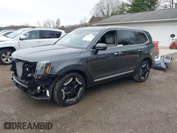2024 Kia Telluride S with VIN 5XYP64GC8RG553376, listed as a IAAI auction lot 41952508 with 7,218 mi miles and . Bid and sale history available at carsss.com. Image 22.