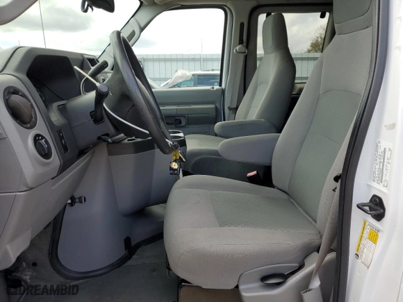 2014 Ford Econoline Wagon XL with VIN 1FBNE3BL1EDA65640, listed as a Copart auction lot 81327264 with 30,286 mi miles and Salvage Title. Bid and sale history available at carsss.com. Image 7.