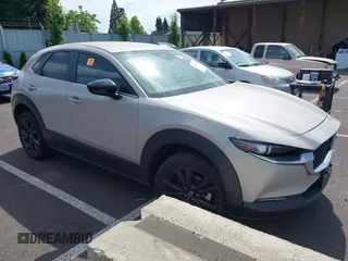 2024 Mazda CX-30 S Select Sport z VIN 3MVDMBBM4RM665204, wystawiony jako IAAI lot #42500590 z przebiegiem Nie podano mil oraz . Historia ofert i sprzedaży dostępna na DreamBid. Obrazek 1.