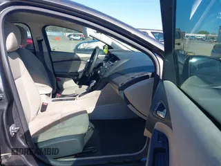 2016 Ford Focus SE with VIN 1FADP3F20GL279617, listed as a IAAI auction lot 41889794 with 155,866 mi miles. Bid and sale history available at carsss.com. Image 5.
