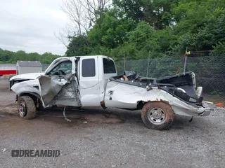2008 Ford F-250 XL с VIN 1FTSX21598ED46945, выставлен на аукционе IAAI как лот 42450543 с пробегом 191 670 миль миль и . История ставок и продаж доступна на DreamBid. Изображение 19.