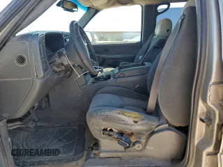 2003 Chevrolet Silverado 1500HD LS z VIN 1GCGK13U43F186091, wystawiony jako Copart lot #72749684 z przebiegiem Nie podano mil oraz Szkoda całkowita • Salvage title. Historia ofert i sprzedaży dostępna na DreamBid. Obrazek 7.