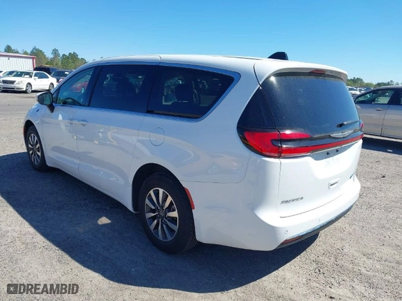 2023 Chrysler Pacifica Hybrid Touring L with VIN 2C4RC1L7XPR541005, listed as a IAAI auction lot 41860806 with 46,741 mi miles. Bid and sale history available at carsss.com. Image 3.