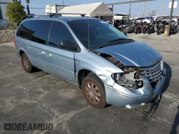 2006 Chrysler Town & Country LWB Limited with VIN 2A8GP64L96R797924, listed as a Copart auction lot 70880904 with 107,324 mi miles and Salvage Title. Bid and sale history available at carsss.com. Image 4.