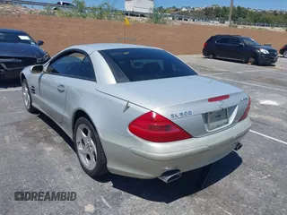2003 Mercedes-Benz SL 500 z VIN WDBSK75F43F010443, wystawiony jako IAAI lot #42270762 z przebiegiem Nie podano mil oraz . Historia ofert i sprzedaży dostępna na DreamBid. Obrazek 3.