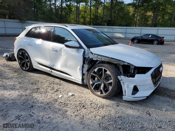 2021 Audi e-tron Prestige with VIN WA1VABGE9MB026522, listed as a Copart auction lot 68485673 with 23,448 mi miles. Bid and sale history available at carsss.com. Image 4.