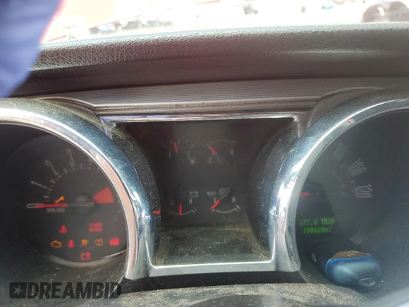 2007 Ford Mustang Deluxe with VIN 1ZVFT84N675331505, listed as a Copart auction lot 63427135 with 188,628 mi miles and Salvage title. Bid and sale history available at DreamBid. Image 9.