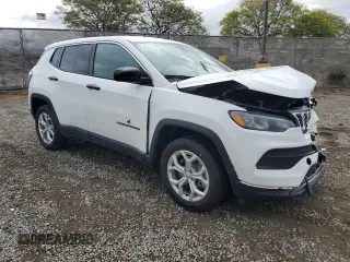 2024 Jeep Compass Sport с VIN 3C4NJDAN3RT125983, выставлен на аукционе Copart как лот 54887065 с пробегом 13 030 миль миль и Списание • Salvage title. История ставок и продаж доступна на DreamBid. Изображение 4.