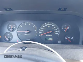 2001 Jeep Grand Cherokee Laredo with VIN 1J4GW48N31C727194, listed as a IAAI auction lot 42703915 with 176,896 mi miles and . Bid and sale history available at DreamBid. Image 7.