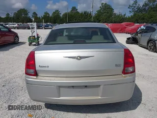 2006 Chrysler 300 Touring z VIN 2C3KA53G86H109231, wystawiony jako IAAI lot #42299031 z przebiegiem Nie podano mil oraz . Historia ofert i sprzedaży dostępna na DreamBid. Obrazek 15.