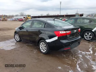 2013 Kia Rio LX z VIN KNADM4A39D6210988, wystawiony jako IAAI lot #41875368 z przebiegiem 161 570 mil mil oraz . Historia ofert i sprzedaży dostępna na DreamBid. Obrazek 3.