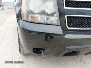 2008 Chevrolet Tahoe Police z VIN 1GNEC030X8R246979, wystawiony jako IAAI lot #41714414 z przebiegiem 209 942 mil mil oraz . Historia ofert i sprzedaży dostępna na DreamBid. Obrazek 12.
