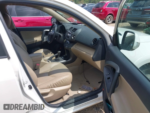 2011 Toyota RAV4 Limited z VIN 2T3DF4DV3BW126932, wystawiony jako IAAI lot #42422832 z przebiegiem 91 770 mil mil oraz . Historia ofert i sprzedaży dostępna na DreamBid. Obrazek 5.