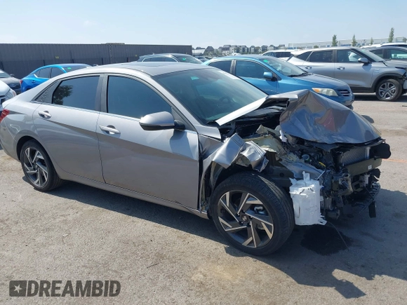 2024 Hyundai Elantra Limited z VIN KMHLN4DJ7RU096025, wystawiony jako IAAI lot #42392773 z przebiegiem 11 616 mil mil oraz . Historia ofert i sprzedaży dostępna na DreamBid. Obrazek 1.