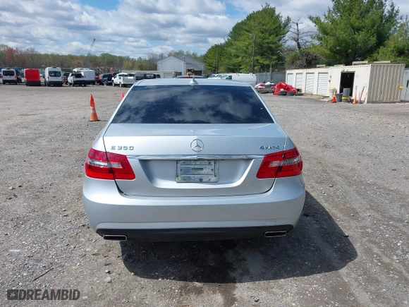 2013 Mercedes-Benz E-Class E 350 Luxury with VIN WDDHF8JB8DA740708, listed as a IAAI auction lot 42050622 with 243,585 mi miles. Bid and sale history available at carsss.com. Image 16.