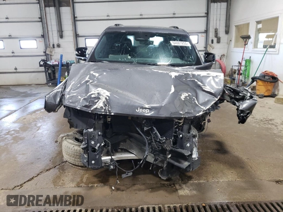 2024 Jeep Grand Cherokee Limited with VIN 1C4RJKBG9R8542707, listed as a Copart auction lot 64881255 with 6,889 mi miles and Non repairable. Bid and sale history available at DreamBid. Image 5.