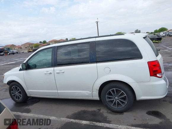 2019 Dodge Grand Caravan GT with VIN 2C4RDGEG7KR565221, listed as a IAAI auction lot 42194165 with 171,582 mi miles and . Bid and sale history available at DreamBid. Image 14.