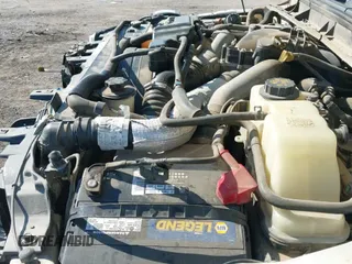 2011 Ford F-250 XL z VIN 1FT7W2BT3BEB53266, wystawiony jako IAAI lot #43318800 z przebiegiem 355 732 mil mil oraz . Historia ofert i sprzedaży dostępna na DreamBid. Obrazek 19.