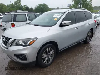 2018 Nissan Pathfinder S z VIN 5N1DR2MN7JC621109, wystawiony jako IAAI lot #42184064 z przebiegiem 135 902 mil mil oraz . Historia ofert i sprzedaży dostępna na DreamBid. Obrazek 18.