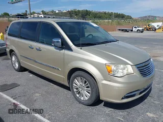 2012 Chrysler Town & Country Limited z VIN 2C4RC1GG7CR139026, wystawiony jako IAAI lot #42297280 z przebiegiem 139 910 mil mil oraz . Historia ofert i sprzedaży dostępna na DreamBid. Obrazek 1.