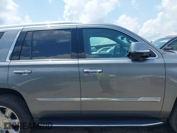 2020 Cadillac Escalade Luxury z VIN 1GYS3BKJ0LR116410, wystawiony jako IAAI lot #42274841 z przebiegiem 75 513 mil mil oraz . Historia ofert i sprzedaży dostępna na DreamBid. Obrazek 13.